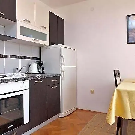 1048 Hotel 4*