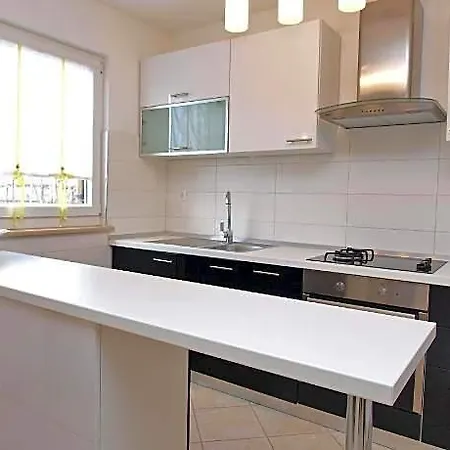 1048 Hotel 4*