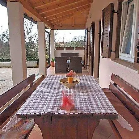 1048 Hotel 4*