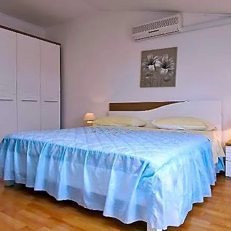 Hotel 1048 4*
