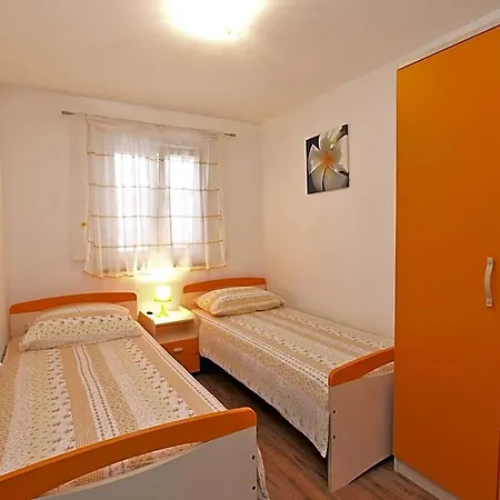 Hotel 1048 4*